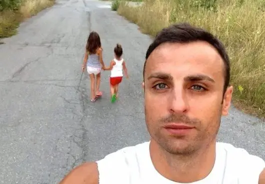 Бербатов се видя в чудо с щерките си (Деа и Елиа го подлудиха)