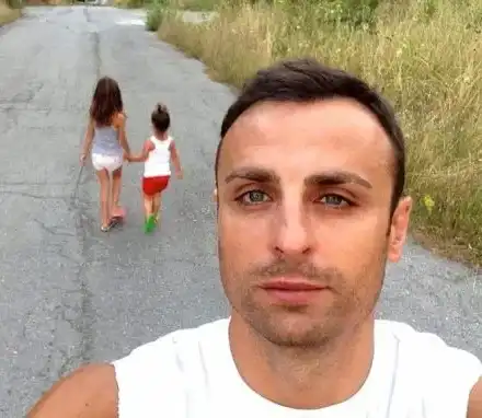 Бербатов се видя в чудо с щерките си (Деа и Елиа го подлудиха)