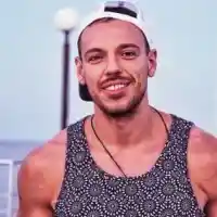 Даниел Петканов се чуди какво да чете