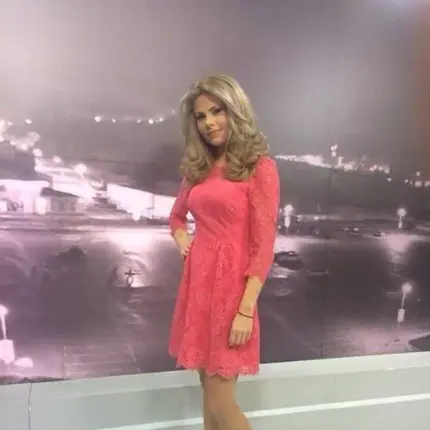 Деси Банова пак застава пред синоптичната карта