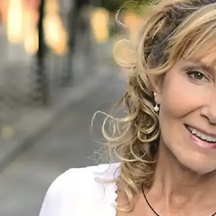 Драма! Болна майка и имоти държат Ирен Кривошиева в България!