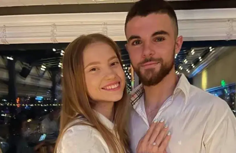 Ерика Зафирова каза „Да“ на Дейвид Хъдълстоун часове преди той да отлети за Токио (Снимки)