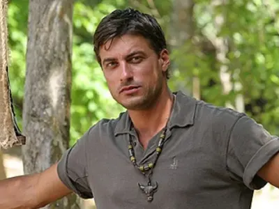 Фенове навиват Карамазов за Сървайвър,  той се двоуми