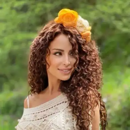 Футболна фенка! Шефката на силиконките оракул на мачове!