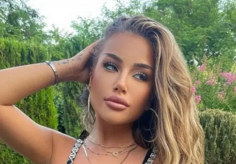 Гери-Никол посивя! Певицата за първи път толкова облечена (ФОТО)