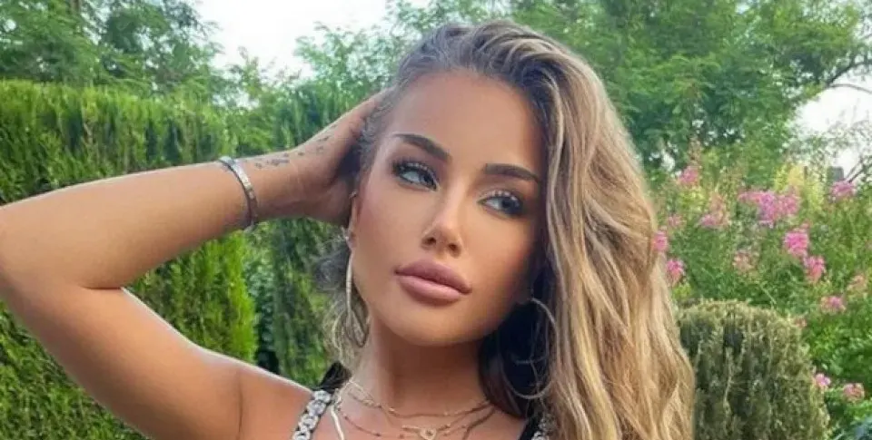 Гери-Никол посивя! Певицата за първи път толкова облечена (ФОТО)