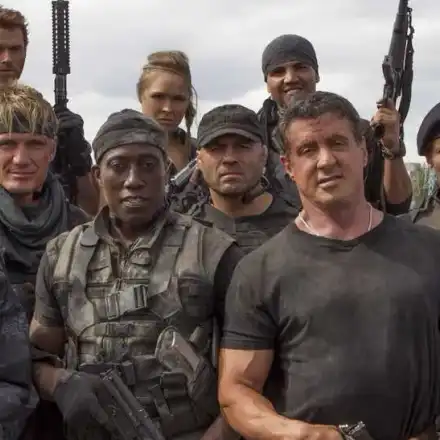 Холивуд се мести у нас: Бътлър и Слай ще спасяват света, Камерън Диас и Мерил Стрийп стрелят с калашници в София