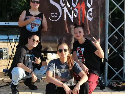 Явлението Second to None – нежни мацки и здрави жици (Снимки, Видео)