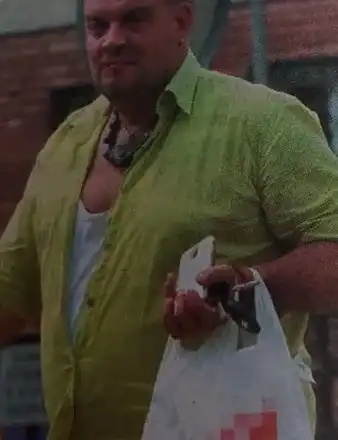 Импресариото на Кеца тича по задачи в жегата