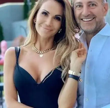 Ивайла Бакалова чукна 40 с Веселин Денков! Вижте с какви подаръци я засипа (СНИМКИ)