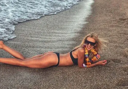 Как Натали Трифонова се тъпче с баница  и не пълнее