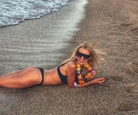 Как Натали Трифонова се тъпче с баница  и не пълнее