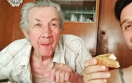 Косъма похвали пържените филийки на дядо си