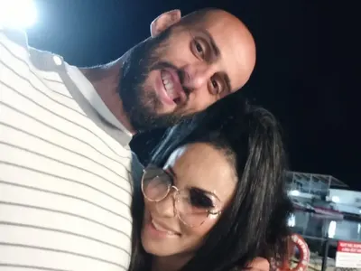 Лейди Би заби волейболист (Снимки)