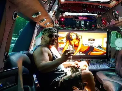 Лорд Евгени Минчев с модни забележки: Лили Иванова- клин клин не избива, дали Азис е в модна депресия, Мондьо и Илчев да пазаруват поотделно и още + СНИМКИ