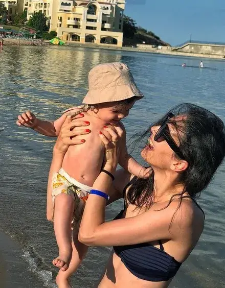 Луиза вече не е руса