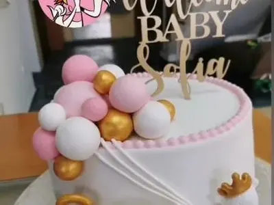 Мъжът на Мария Илиева я посрещна със златна торта! (СНИМКИ)