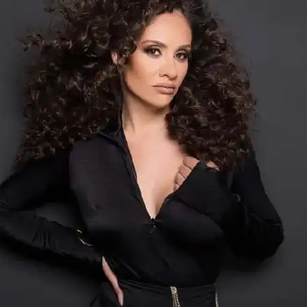 Мариана Попова заряза децата и Плачков в Плевен и заживя в София