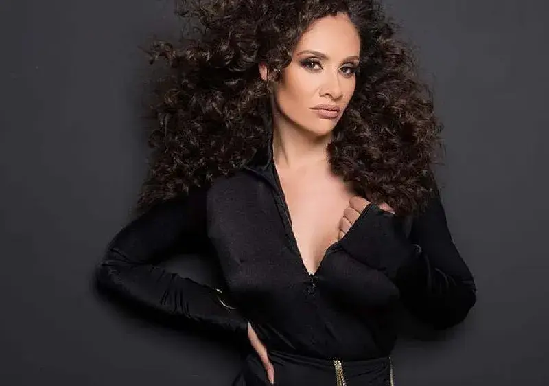 Мариана Попова заряза децата и Плачков в Плевен и заживя в София