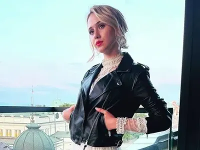 Мария Бакалова си тръгна тайно! Щерката на Ваня Щерева изпрати актрисата в Кан