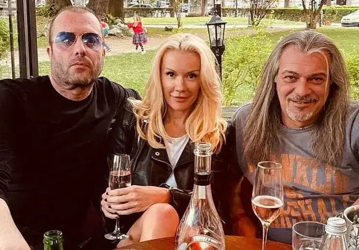 Мария Игнатова ще води „Маскираният певец“