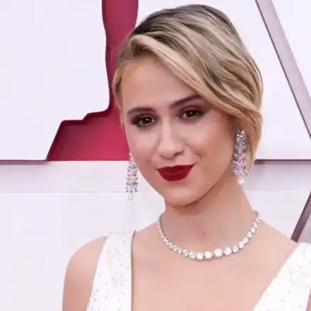 Мария Бакалова  се мярна в София - даде интервюта, спа в стая за 400 лева на вечер, после замина за Кан