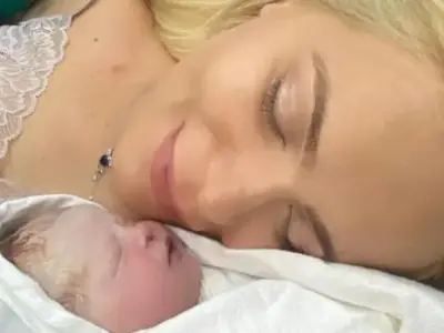 Мис България Вероника Стефанова роди момиченце