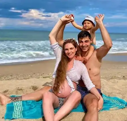 Мис България с две бебета за година (Моделката роди второ)