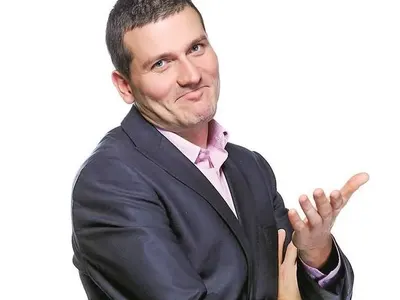 Митко Павлов търси малки котета! Подмамва ги с гореща снимка (Вижте я по-долу)