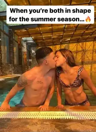 Най-добрата ни футболистка заби спортен журналист (Двойката вече не се крие - Фото)