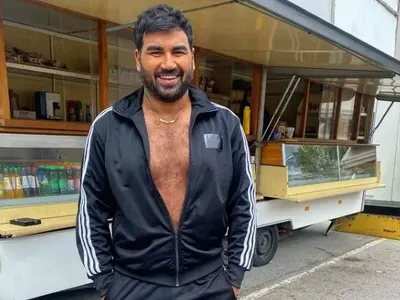 Отврат! Азис се пусна дибидюс в мрежата, убеден, че й  хейтърите ще го гледат (Фото за възрастни)