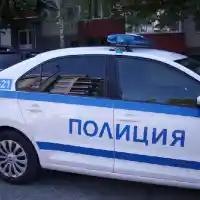 Папарашки удар: Папи Ханс „загражда“ гореща блондинка