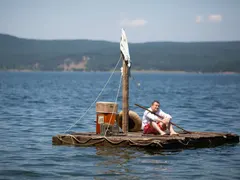 Рачков корабокрушира край София? (Мистерията с новия проект на водещия продължава)