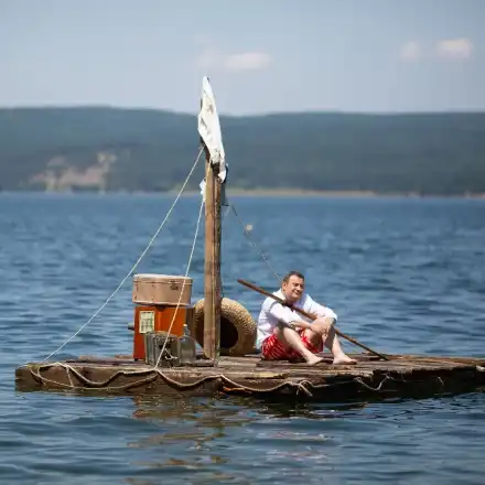 Рачков корабокрушира край София? (Мистерията с новия проект на водещия продължава)