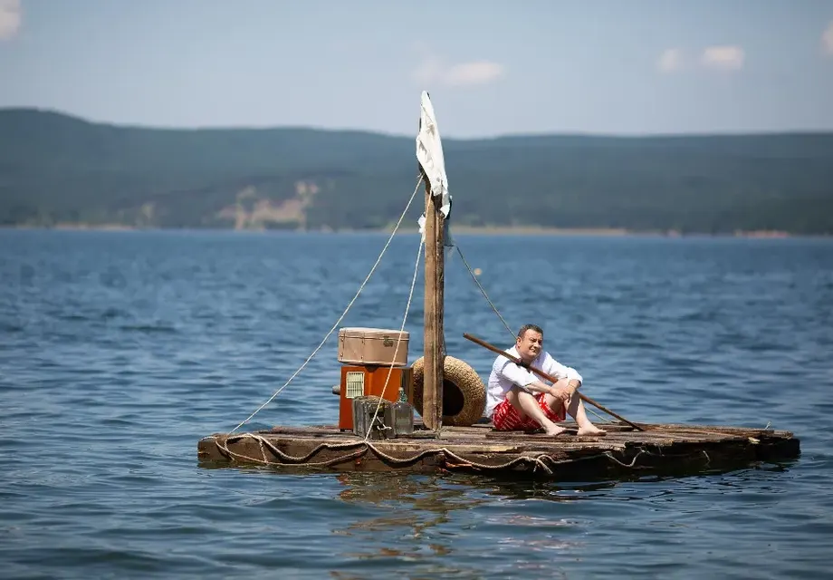 Рачков корабокрушира край София? (Мистерията с новия проект на водещия продължава)