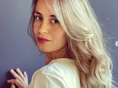 Радина Кърджилова стана тотална блондинка! (Вижте новата й прическа)