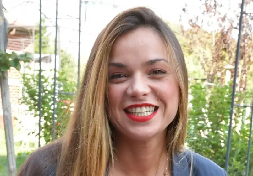 Рая Пеева се разхлажда с бяло винце