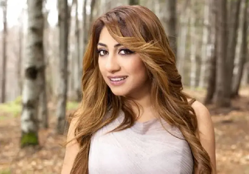 Роксана дири новия Азис