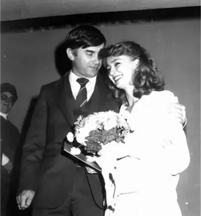 С писмо по пощата Роси Кирилова съобщила на баща си, че се е омъжила