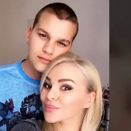 Синът на ДесиСлава ВЛЮБЕН