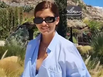 Славена Вътова почива в имение на Миконос (Снимки)