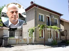 Слави продаде родната си къща в Учиндол