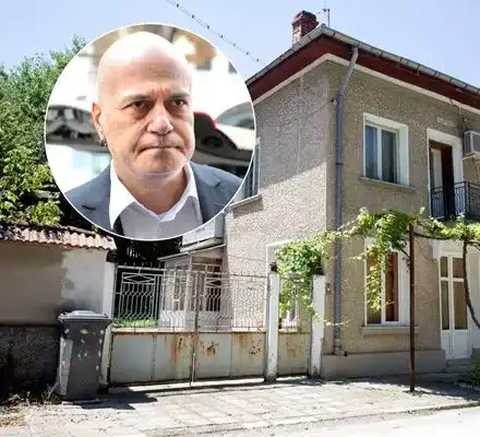 Слави продаде родната си къща в Учиндол