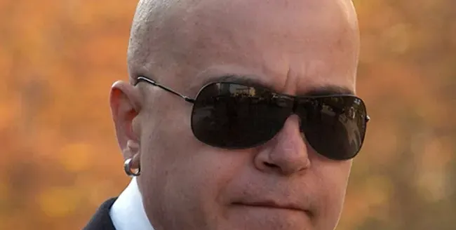 Слави продава военно поделение в родното си село