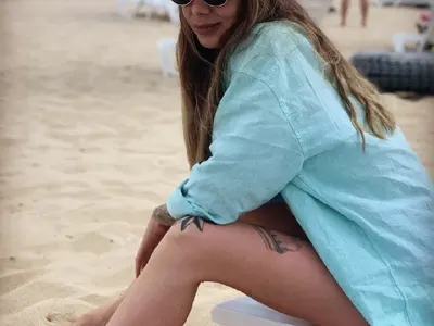 След 2 месеца отсъствие: Грахич на море с гаджето! (ФОТО в галерия)