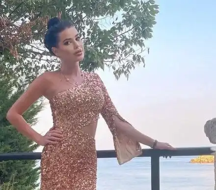 Суеверна! Кръстче пази от зли очи Радинела Чушева (Фото в галерията)