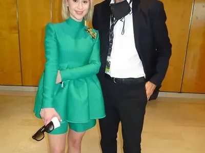 Учителят и ловец на автографи Тодор Петров: Бакалова не е готова за звезда (Изгониха българската общност от залата след прожекцията на „Жените наистина плачат“