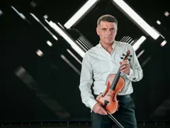 Васко Василев става посланик на новата Debit Mastercard Platinum