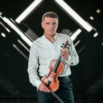 Васко Василев става посланик на новата Debit Mastercard Platinum