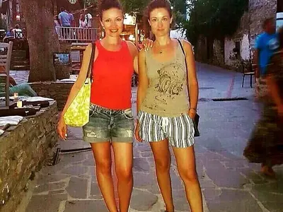 Вихра и сестра й – като две капки вода! Вижте ги в галерията